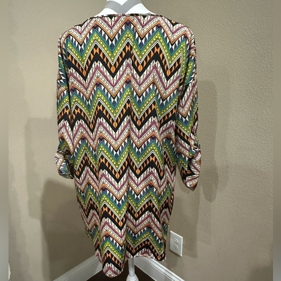 SIGNATURE STUDIO Colorful Print Blouse with buttoned sleeves(permanent), EUC! - Picture 3 of 6